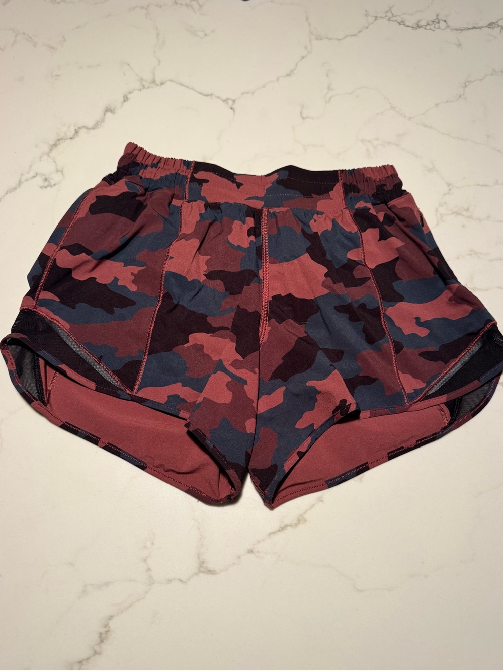 Lululemon Hotty Hot LR 4”
